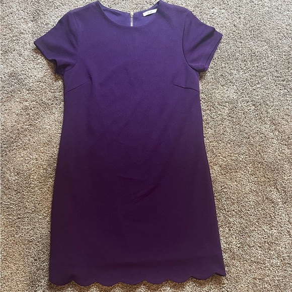 Francesca’s Kim scalloped Hem dress - Picture 2 of 4